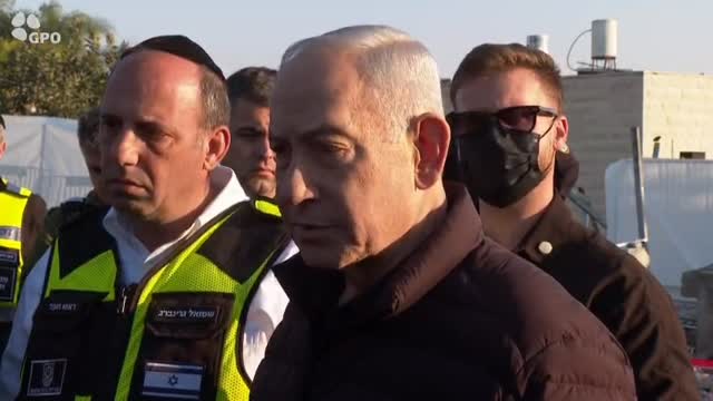 משטר הטרור בטהרן יורה על אזרחים, ואנחנו יורים על משטר הטרור...