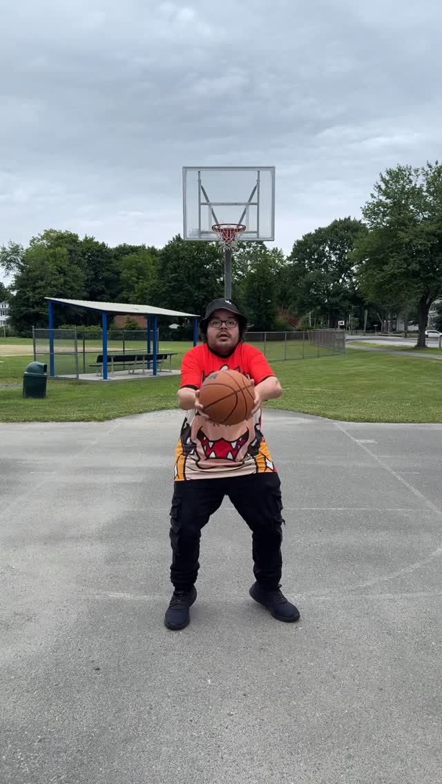 כשהוא סוף סוף עושה את זה 🤣🏀...