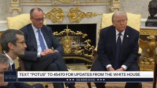 טראמפ על קיר סטארמר ראש ממשלת בריטניה וסוגיית הסכם המסירה של...