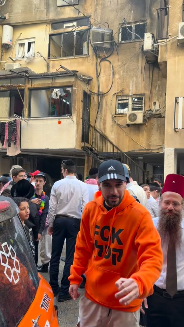 מרדכי דוד בזירת נפילת הרסיס בבני ברק...