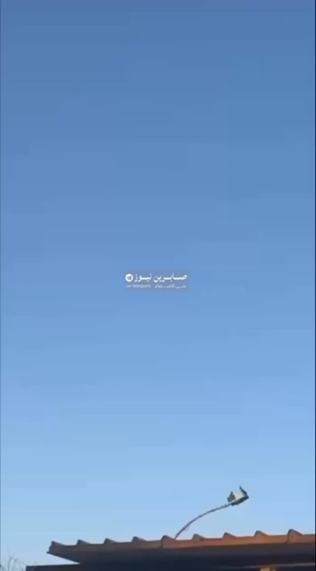 בסיס ויקטוריה האמריקני בבגדד, עיראק, מותקף על ידי מל"טים של...