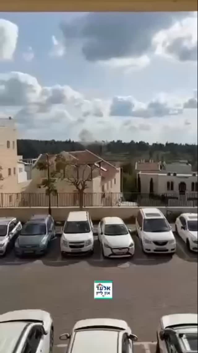 🇮🇱🇮🇷 - שברים מטילים איראניים פגעו במרכז ישראל וגרמו לנזק....
