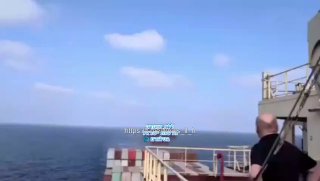 אנשי צוות בספינה מסחרית בים תיעדו טילי טומהוק בדרך למטרות...