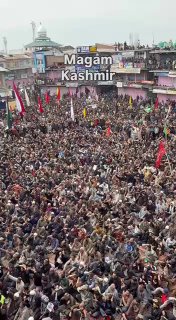 הפגנות המוניות בקשמיר ההודית במחאה על רציחתו של המנהיג...