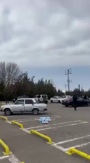 מל"ט קמיקזה איראני מסוג שאהד-136 נראה במתקפה על נחרצ'יבאן,...