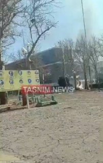 תיעוד | הרס רב במתחם הספורט אזאדי בטהרן, נהרסו כל חלקי האולם בן...