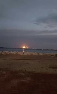 תקיפת מתקני נפט בבחריין, במקביל: באמירויות מדווחים על תקיפות...