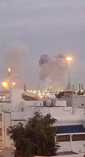 🎥 תקיפת מתקני נפט בבחריין, במקביל: באמירויות מדווחים על...