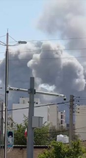 דיווחים: תקיפת עיר הטילים התת קרקעי בג'ם, דרום איראן...