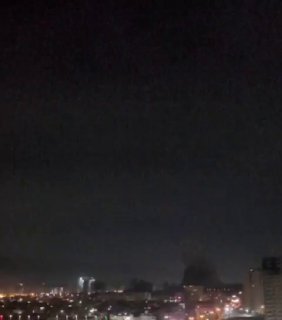 דיווחים באיראן: תקיפות מערבית לטהרן — נגד פיקוד החלל של חיל...