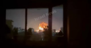 ⚡️תיעוד מטורף מהרגע התקיפה למאגר נפט בטהראן...