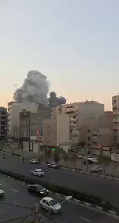 דיווחים באיראן על תקיפת בסיס צבאי בזנביל אבאד, קום...