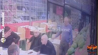 תיעוד מטריד: ירי על ראש עיר בישראל - באמצע מסעדה...