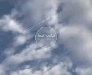 רגע הפגיעה. מדובר כנראה על 3 מל"טים מתאבדים שפגעו בבית הזיקוק....