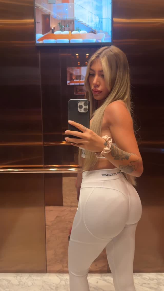 לבנתיים במעלית 🫶...