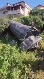 תיעוד: שברי ענק של טיל איראני מהמטח האחרון שנפלו במרחב רומאנה...