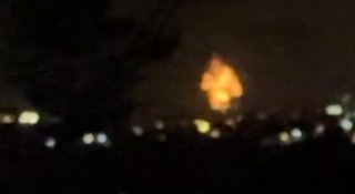 צה"ל מפציץ את ואדי אל-סלוקי עם פצצות זרחן, בדרום לבנון....