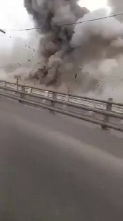 🚨 בעיר אחוואז שבאיראן נמשכות מתקפות אוויריות של מטוסי קרב...