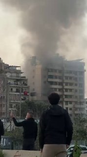 תיעוד נוסף של תקיפת המבנה...