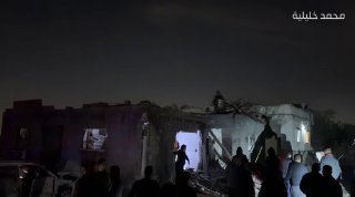 העיתונאי מחמד מג'אדלה דיווח כי טיל איראני פגע הלילה במועצה...