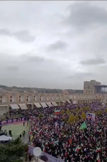 נוכחות מרשימה של תומכי משטר האייתולות באספהאן....