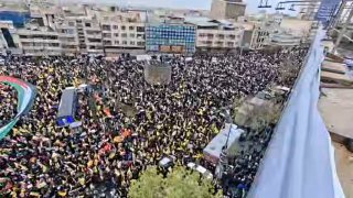 נוכחות מרשימה גם בטהראן, למרות מזג האוויר הגשום....