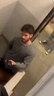 מונע מאנשים להיכנס למקלט...