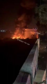 מרכז רפואי של חזבאללה בכפר ברג' קלאוי בדרום לבנון אחרי תקיפה...