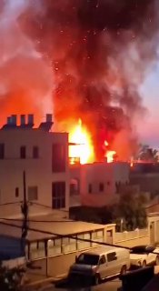 באישור הצנזורה, תיעוד מקרוב למבנה:...