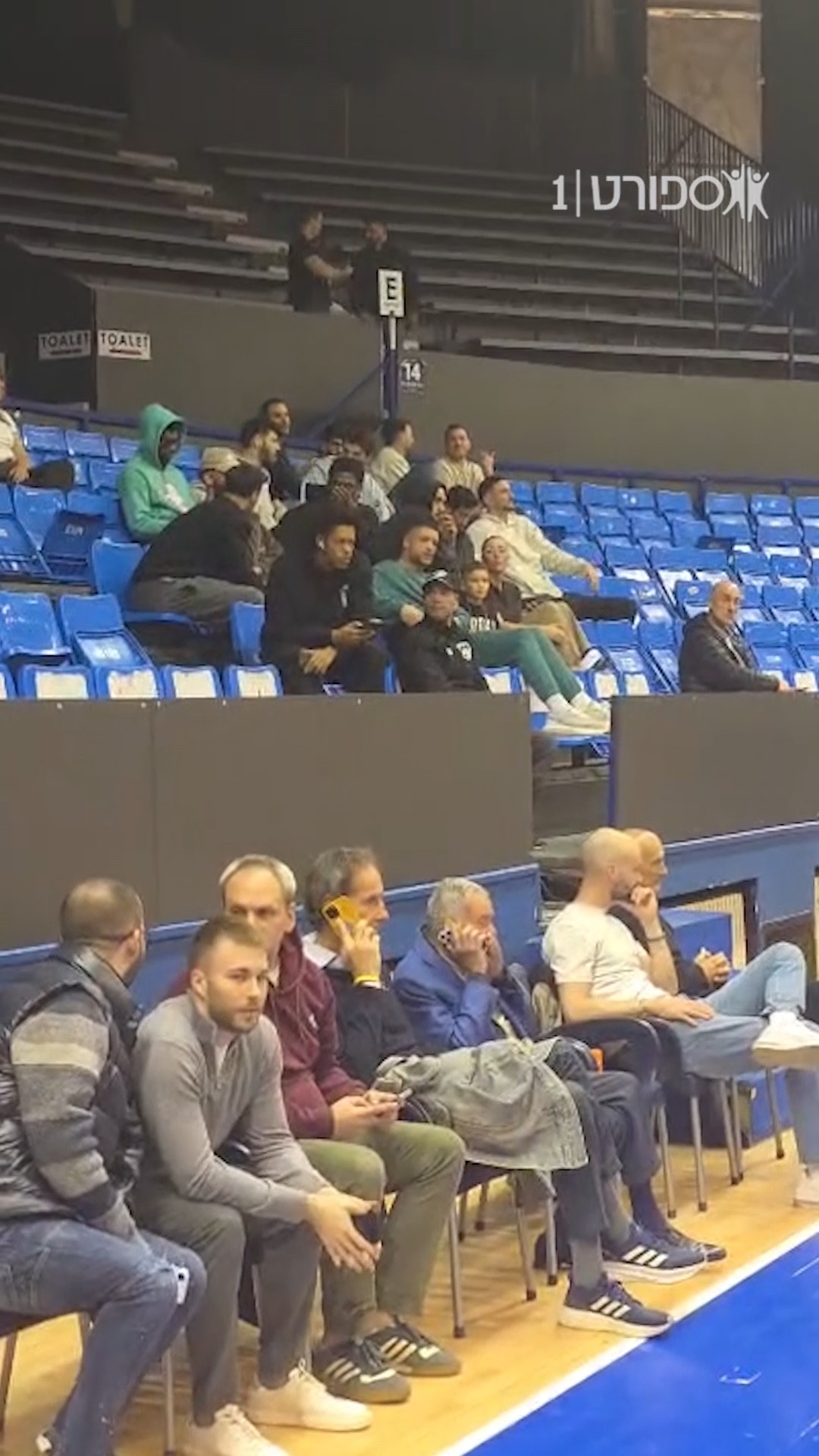 ריגול תעשייתי? אנשי ושחקני מכבי ת"א, כולל שמעון מזרחי, הגיעו...