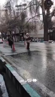 בערוצי אופוזיציה מפיצים תיעוד של מחסום באסיג׳ עם הטקסט הבא...