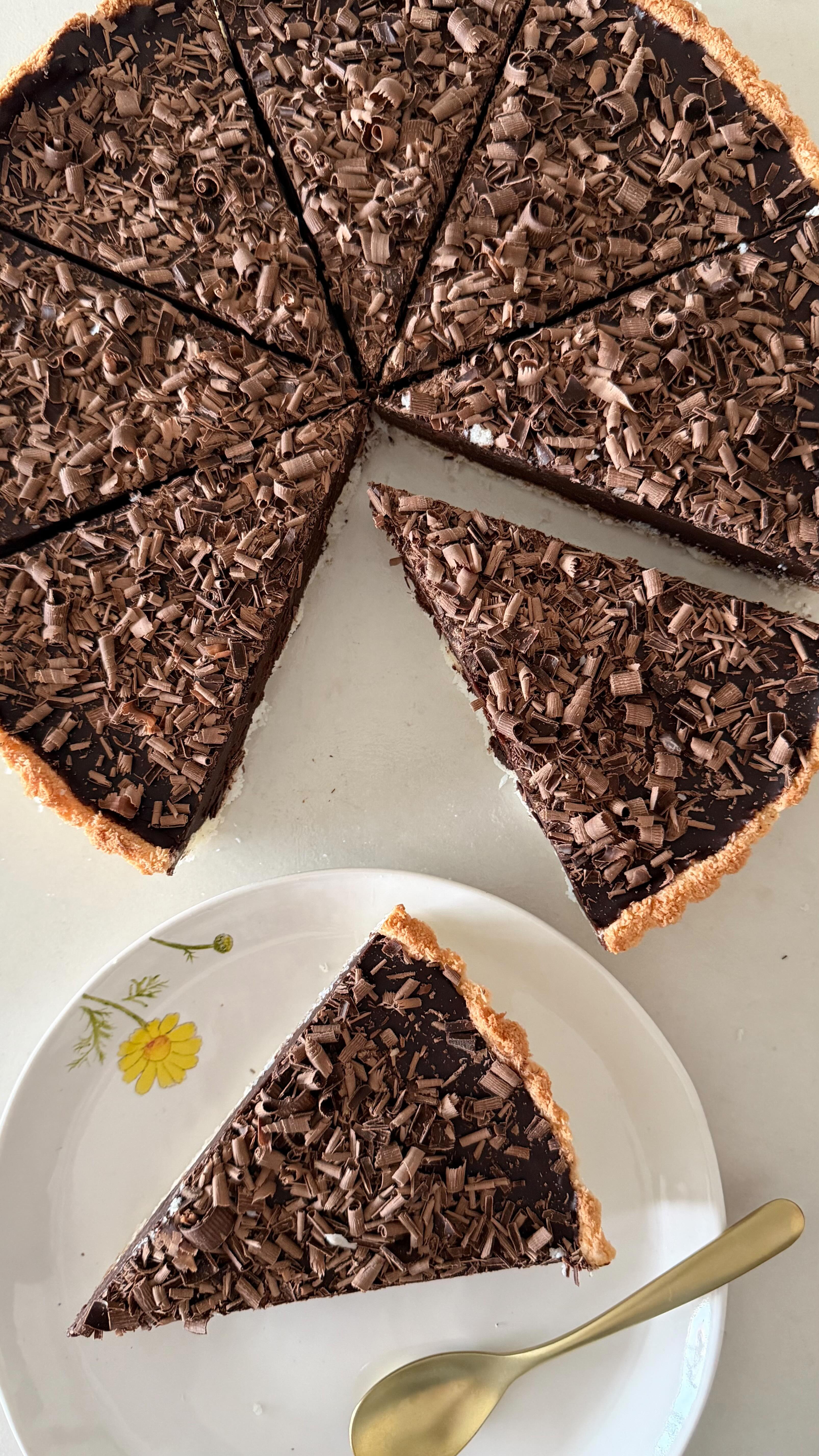 טארט שוקולד וקוקוס מ-5 מצרכים ובלי טיפת קמח. מושלם לערב החג,...