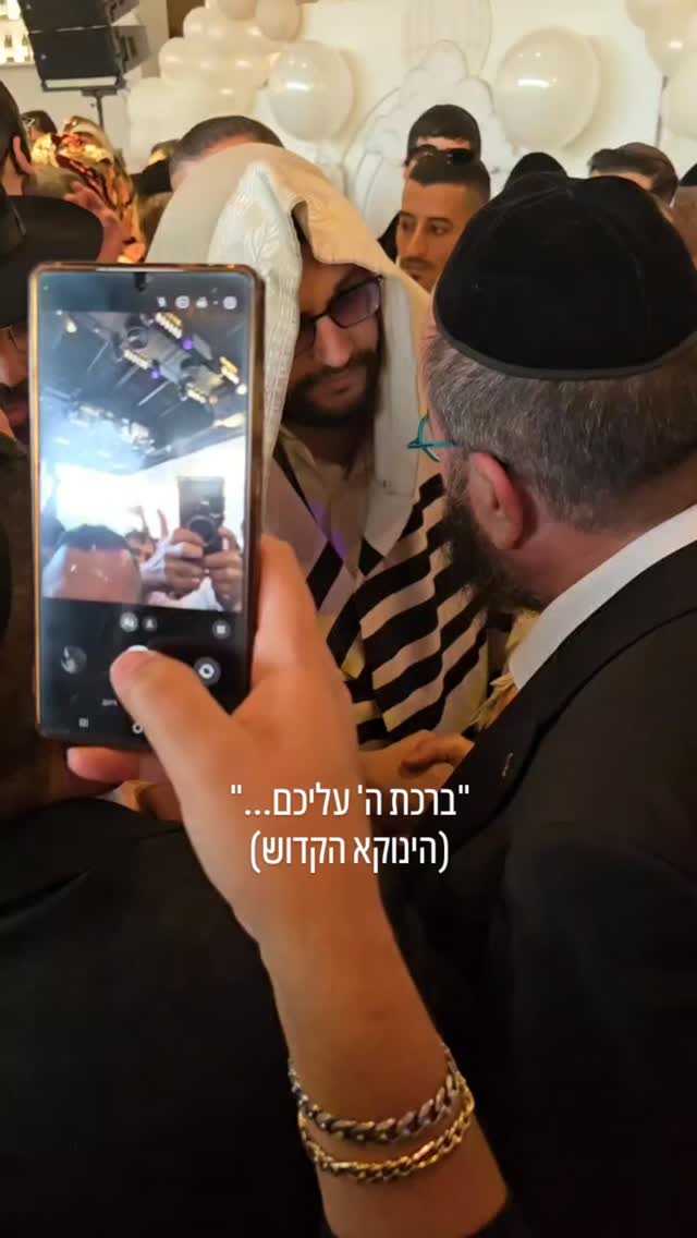 שיזכו להכניסו בבריתו של אברהם אבינו. מזל טוב לזמר האח היקר...