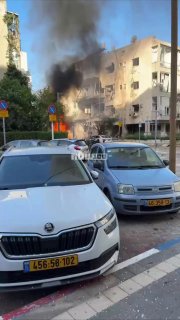 זווית נוספת של אזור הנפילה במרכז והשריפה שפרצה כתוצאה מכך...