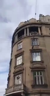 כטב"ם רוסי פגע היום במרכז העיר לבוב באוקראינה, שני בני אדם...