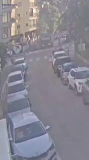 מכונית מתעופפת, שברים עצומים נופלים ורסיסים עפים לכל עבר:...