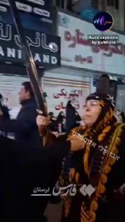 "צעירה" איראנית חמושה היטב עם מסר לאויבים: ...