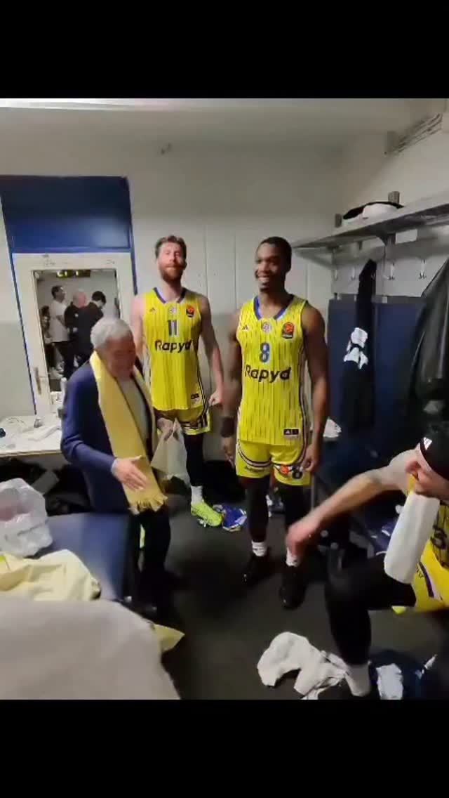 שמעון מזרחי היה מאושר לאחר הניצחון המשמעותי של מכבי מול דובאי...