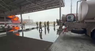 🔴 לפי תמונות ודיווחים, כוחות כיבוי אש צבאיים פועלים בנמל...