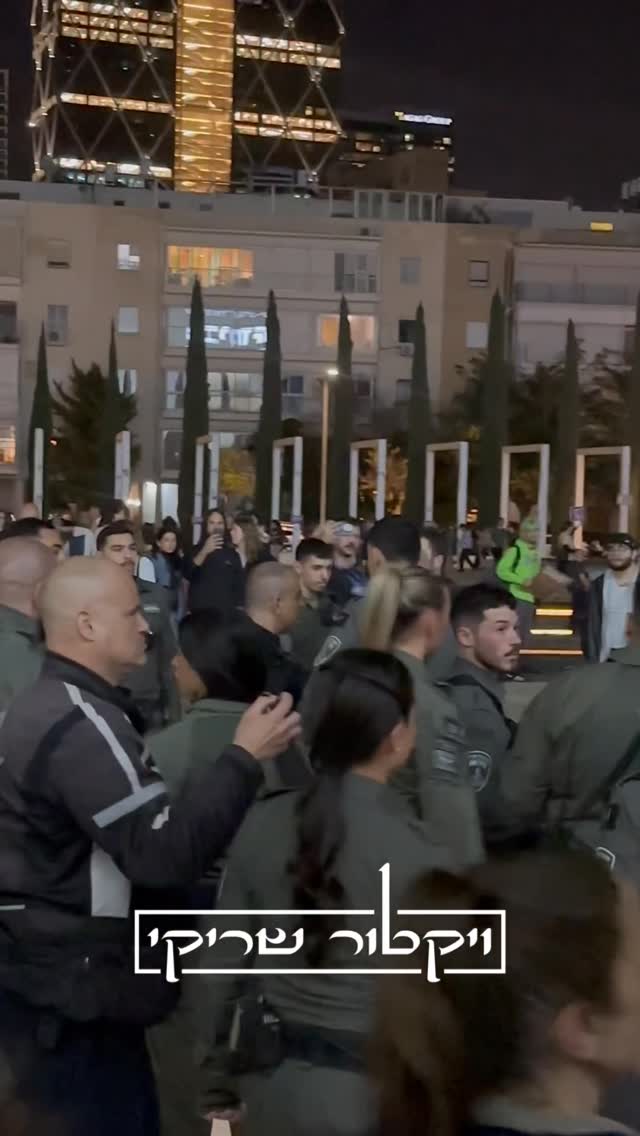 מעניין אם על יריקה על שוטר לוקחים אותם ישר למעצר, או שפשוט...