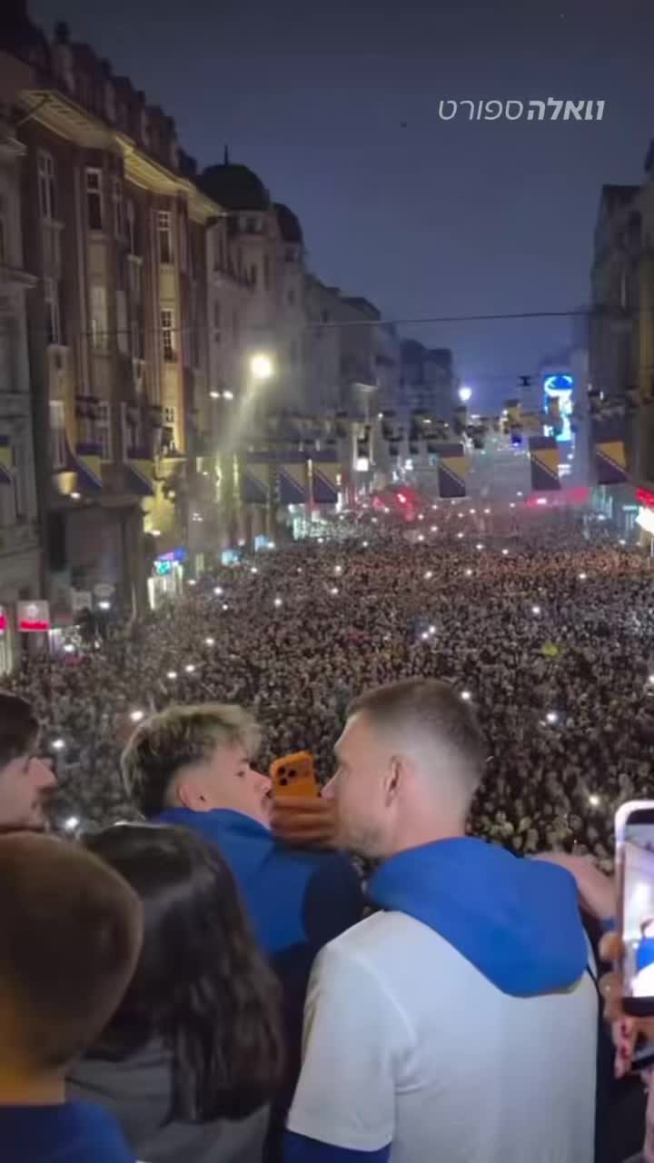 ⁨ אחרי שהוביל את בוסניה למונדיאל, אדין דז׳קן מוביל גם את...