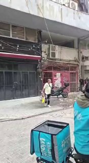 בניין קרס חלקית בתל אביב; צוותי מד"א בדרכם למקום...