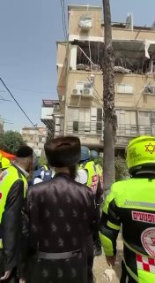 עוד מנפילת טיל קטן מפצצת המצרר במרכז...