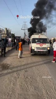 דיווחים בעזה על תקיפת רכב סמוך לכניסה למחנה אל-מגאזי, במרכז...