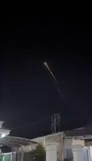 אינדונזיה: פסולת חלל נשרפה הערב מעל האי סומטרה, התיעוד מהעיר...