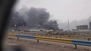 תיעוד של הפגיעה במפעלים הפטרוכימיים היום באיראן...