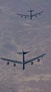 מכות האש של המפציצים האמריקאים הם עוצמתיות ומביאות להשמדה...