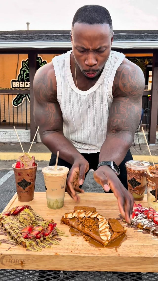 יש משקאות ופינוקים בטוב טעם!...