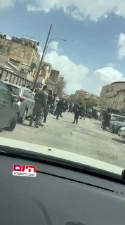 המשטרה החלה בנסיונות לפזר את ההפגנה בירושלים נגד גיוס חרדים,...