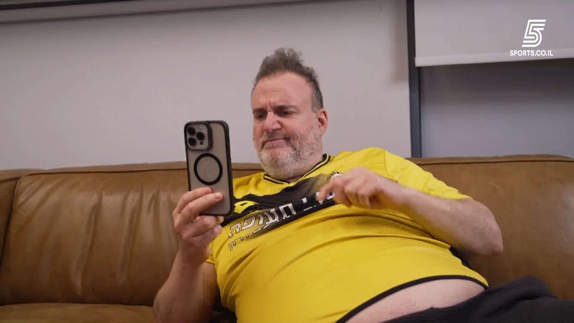 הלילה בעולם כולו נגדנו🌎...